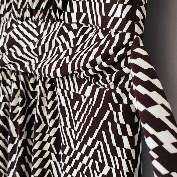 En Focus Studio Midi Dress. - Picture 11 of 11